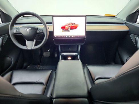 Used 2022 Tesla Model Y Long Range AWD/4WD image 24