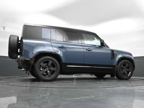 Used 2025 Land Rover Defender 110 X-Dynamic SE AWD/4WD image 41