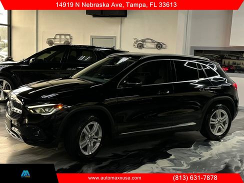 Used 2021 Mercedes-Benz GLA 250 4MATIC w/ Premium Package image 4