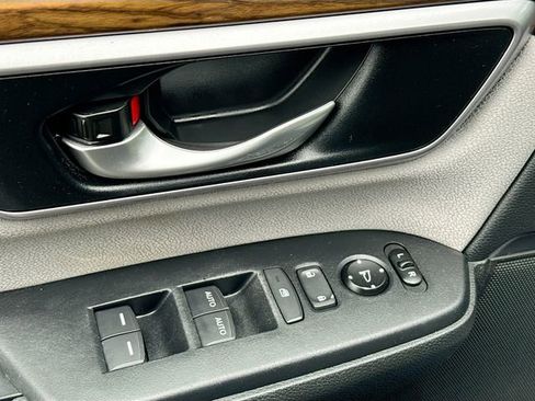 Used 2017 Honda CR-V EX image 19