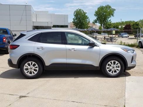 Used 2024 Ford Escape Active w/ Tech Pack #1 AWD/4WD image 3