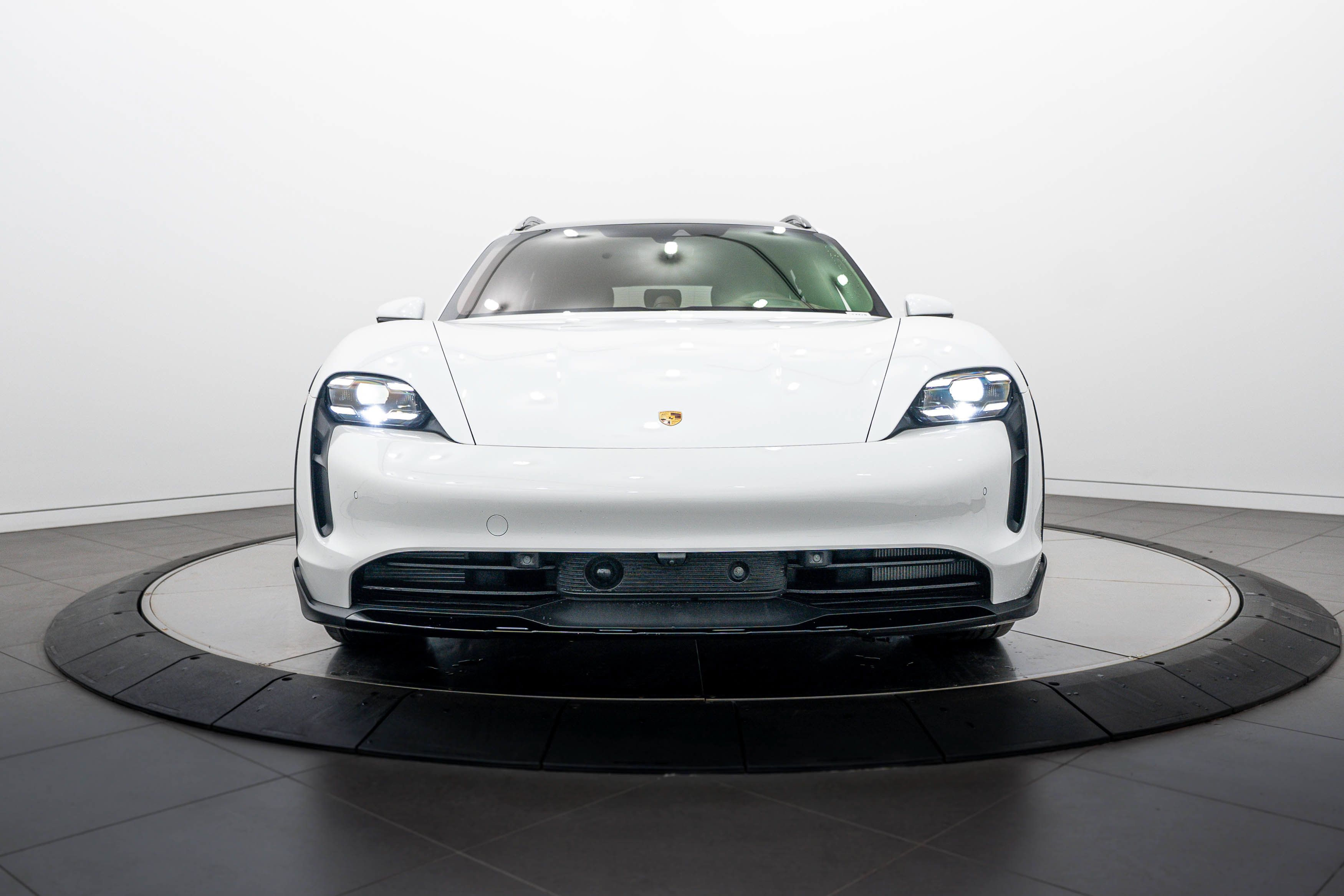 Certified 2023 Porsche Taycan 4S AWD/4WD image 10