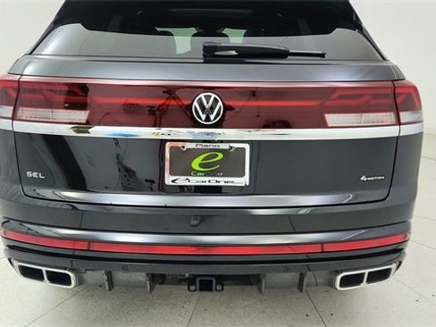 Used 2024 Volkswagen Atlas Cross Sport SEL Premium R-Line image 12