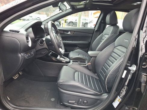 Used 2023 Kia Forte GT-Line w/ GT-Line Premium Package image 14