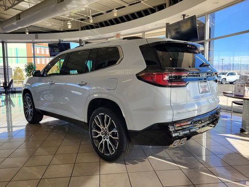 New 2026 GMC Acadia Denali Ultimate w/ LPO, Floor Liner Package image 4