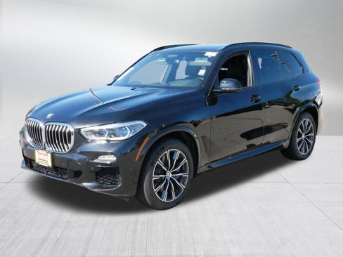 Used 2019 BMW X5 xDrive50i w/ M Sport Package image 3