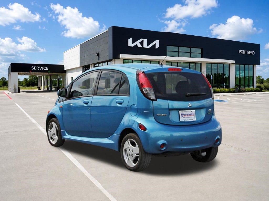 Used 2016 Mitsubishi i ES RWD image 7