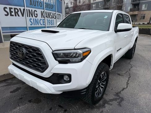 Used 2021 Toyota Tacoma TRD Sport w/ TRD Premium Sport Package image 10
