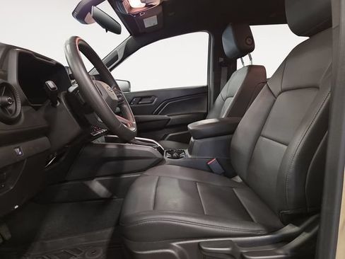 Used 2024 Chevrolet Colorado Trail Boss w/ Advanced Trailering Package AWD/4WD image 11