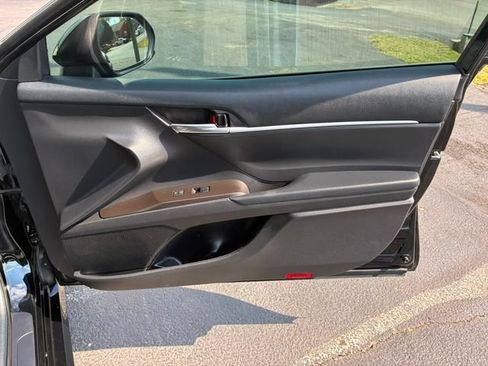 Used 2021 Toyota Camry LE FWD image 19