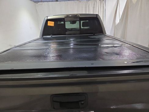 Used 2017 GMC Sierra 2500 Denali w/ Suspension Package, Off-Road AWD/4WD image 9