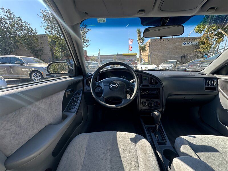 Used 2005 Hyundai Elantra GLS FWD image 16