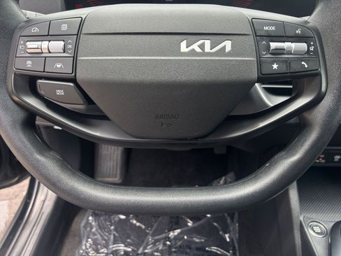 Used 2025 Kia K4 FWD image 28