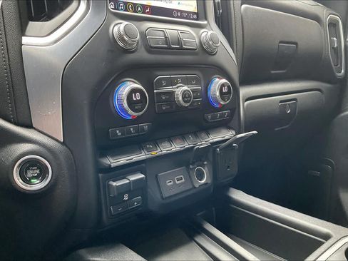 Used 2021 GMC Sierra 2500 SLT w/ SLT Premium Package AWD/4WD image 31
