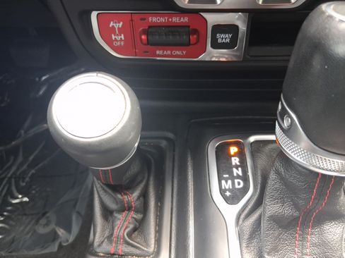 Used 2020 Jeep Wrangler Unlimited Rubicon w/ Dual Top Group AWD/4WD image 17