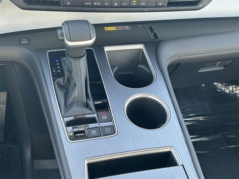Used 2025 Toyota Sienna XLE w/ XLE Plus Package image 23