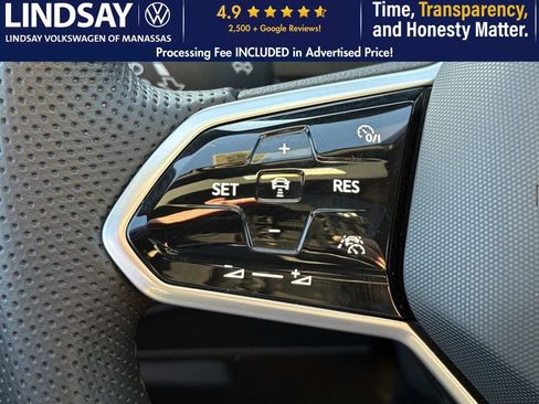 Used 2024 Volkswagen Tiguan SE R-Line image 22