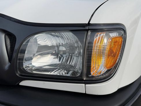 Used 2004 Toyota Tacoma 2WD Regular Cab image 59