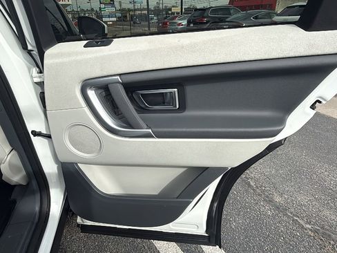 Used 2018 Land Rover Discovery Sport SE AWD/4WD image 15