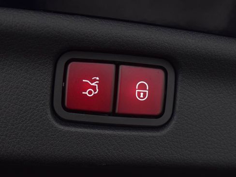 Certified 2022 Mercedes-Benz C 300 4MATIC Sedan image 33