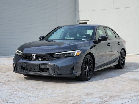 Used 2025 Honda Civic Sport image 4