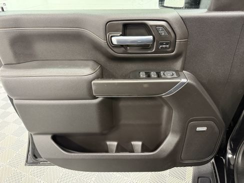 Used 2022 GMC Sierra 2500 AT4 w/ AT4 Premium Plus Package AWD/4WD image 11