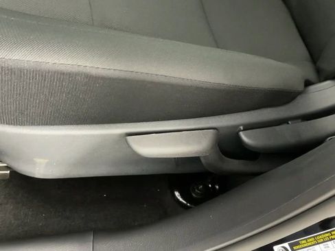 New 2025 Nissan Kicks Play S image 28