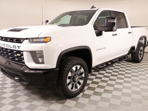 Used 2022 Chevrolet Silverado 2500 Custom w/ Custom Value Package image 9