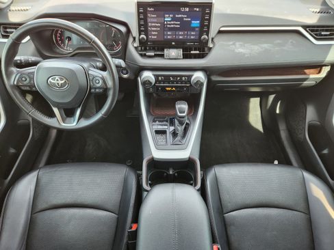 Used 2022 Toyota RAV4 Limited FWD image 22