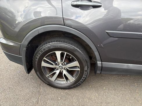 Used 2016 Toyota RAV4 XLE AWD/4WD image 5