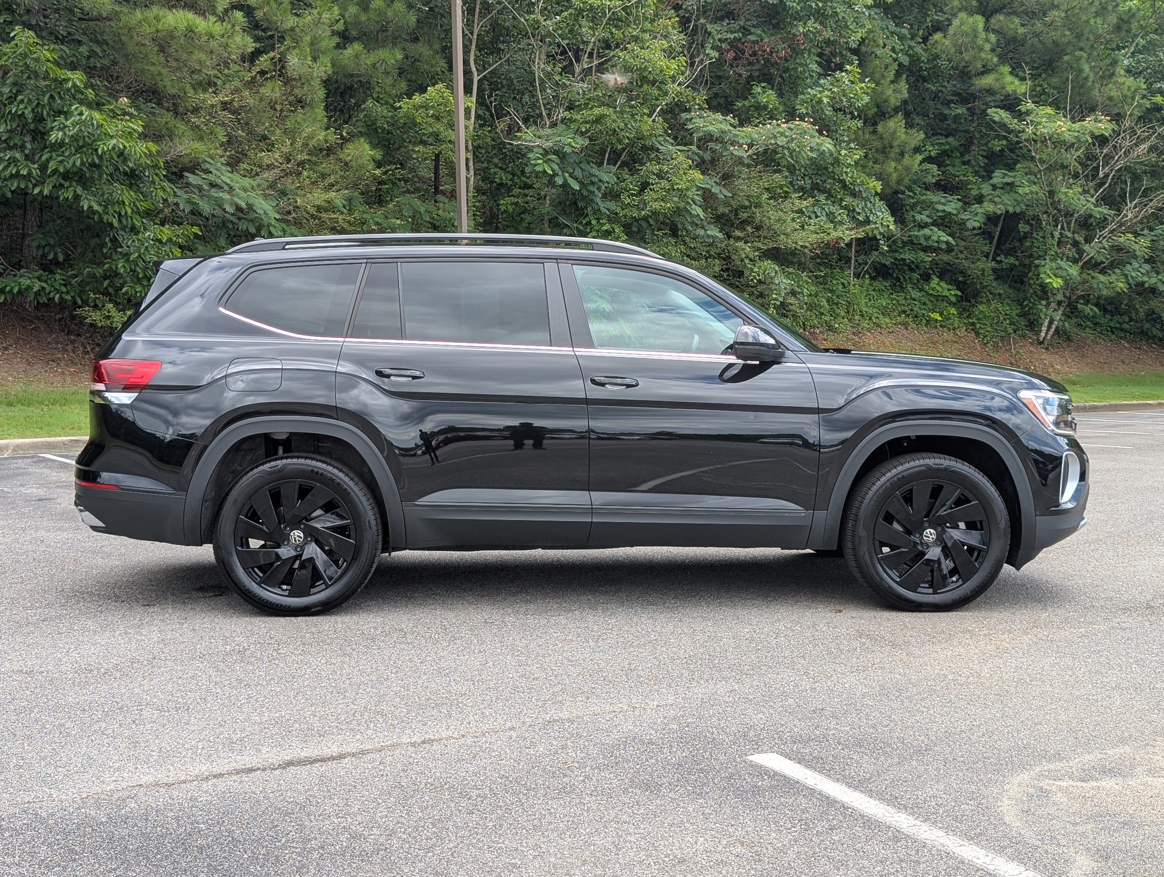 Used 2026 Volkswagen Atlas SE w/ Panoramic Sunroof Package FWD image 10