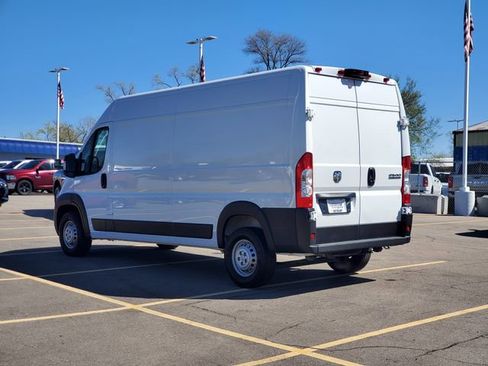 Used 2025 RAM ProMaster 2500 w/ Convenience Group FWD image 2