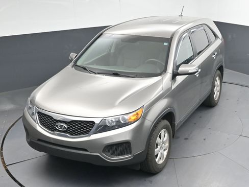 Used 2012 Kia Sorento LX w/ Third Row Pkg image 26