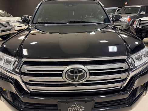 Used 2018 Toyota Land Cruiser image 22