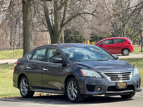 Used 2013 Nissan Sentra SR w/ Electronics Pkg FWD image 2