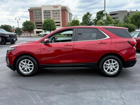 Used 2024 Chevrolet Equinox LT w/ LPO, Floor Liner Package FWD image 2