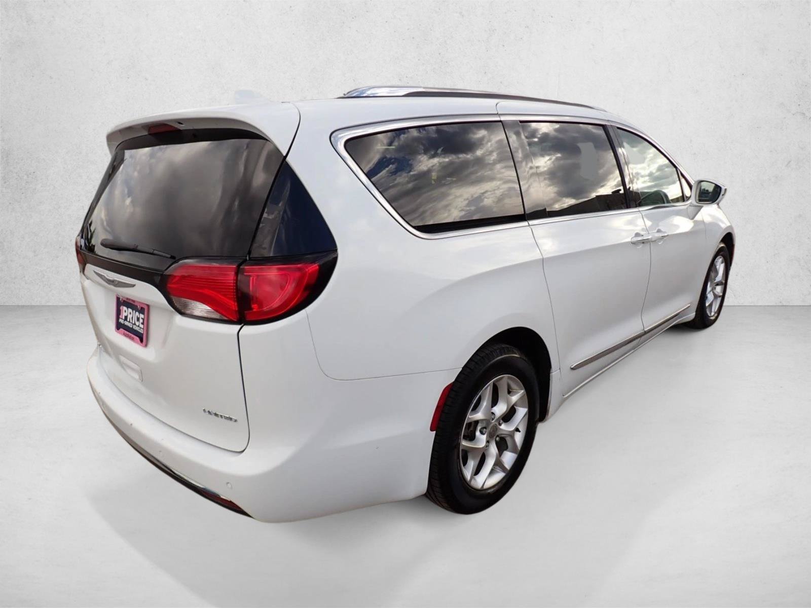 Used 2020 Chrysler Pacifica Limited FWD image 4