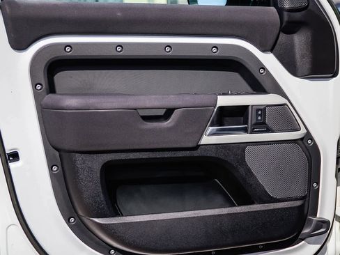 Used 2023 Land Rover Defender 110 S image 21