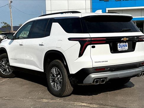 New 2025 Chevrolet Traverse LT w/ Driver Confidence Package image 3