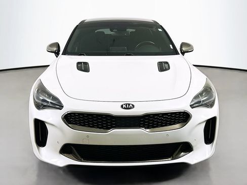 Used 2020 Kia Stinger GT1 RWD image 2