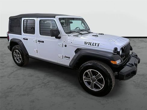 Used 2022 Jeep Wrangler Unlimited Sport AWD/4WD image 5
