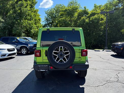 Used 2026 Jeep Wrangler Unlimited Sahara w/ Safety Group AWD/4WD image 5