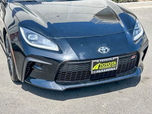 Used 2023 Toyota GR86 Premium w/ ALL Weather Mat Package (TMS) RWD image 5