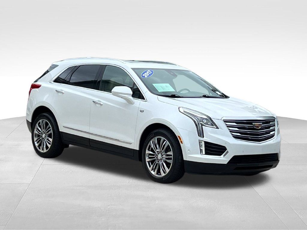Used 2017 Cadillac XT5 Premium Luxury w/ Driver Assist Package FWD image 3