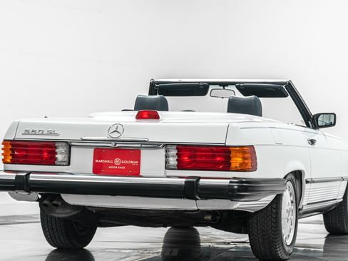Used 1987 Mercedes-Benz 560 SL image 9