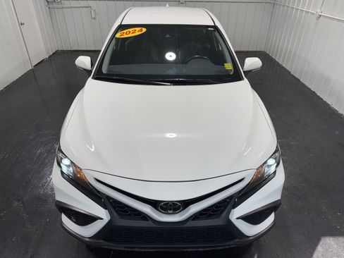 Used 2024 Toyota Camry SE FWD image 5