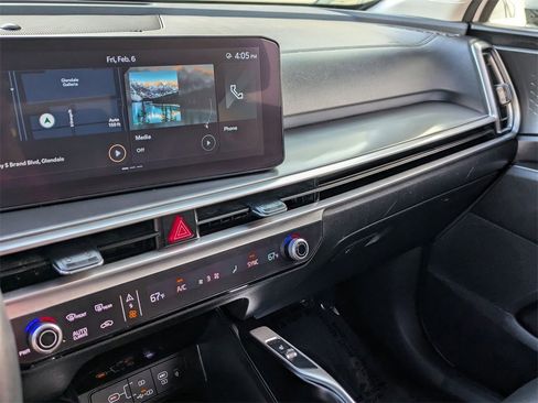 Used 2024 Kia Sorento S image 15