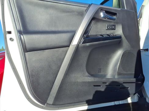Used 2016 Toyota RAV4 Limited image 21