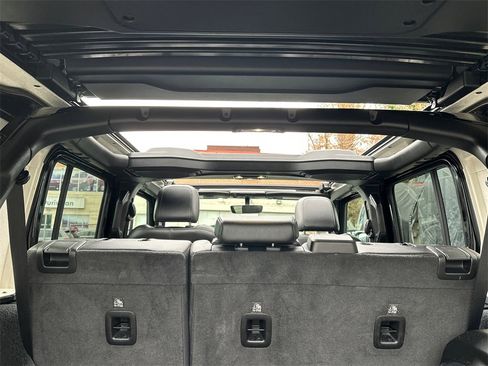 Used 2022 Jeep Wrangler Unlimited Rubicon 4xe w/ Cold Weather Group image 7