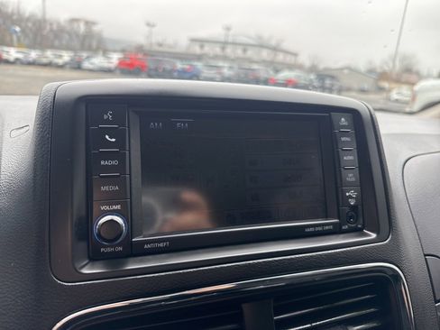 Used 2019 Dodge Grand Caravan SE w/ Power Convenience Group I image 23